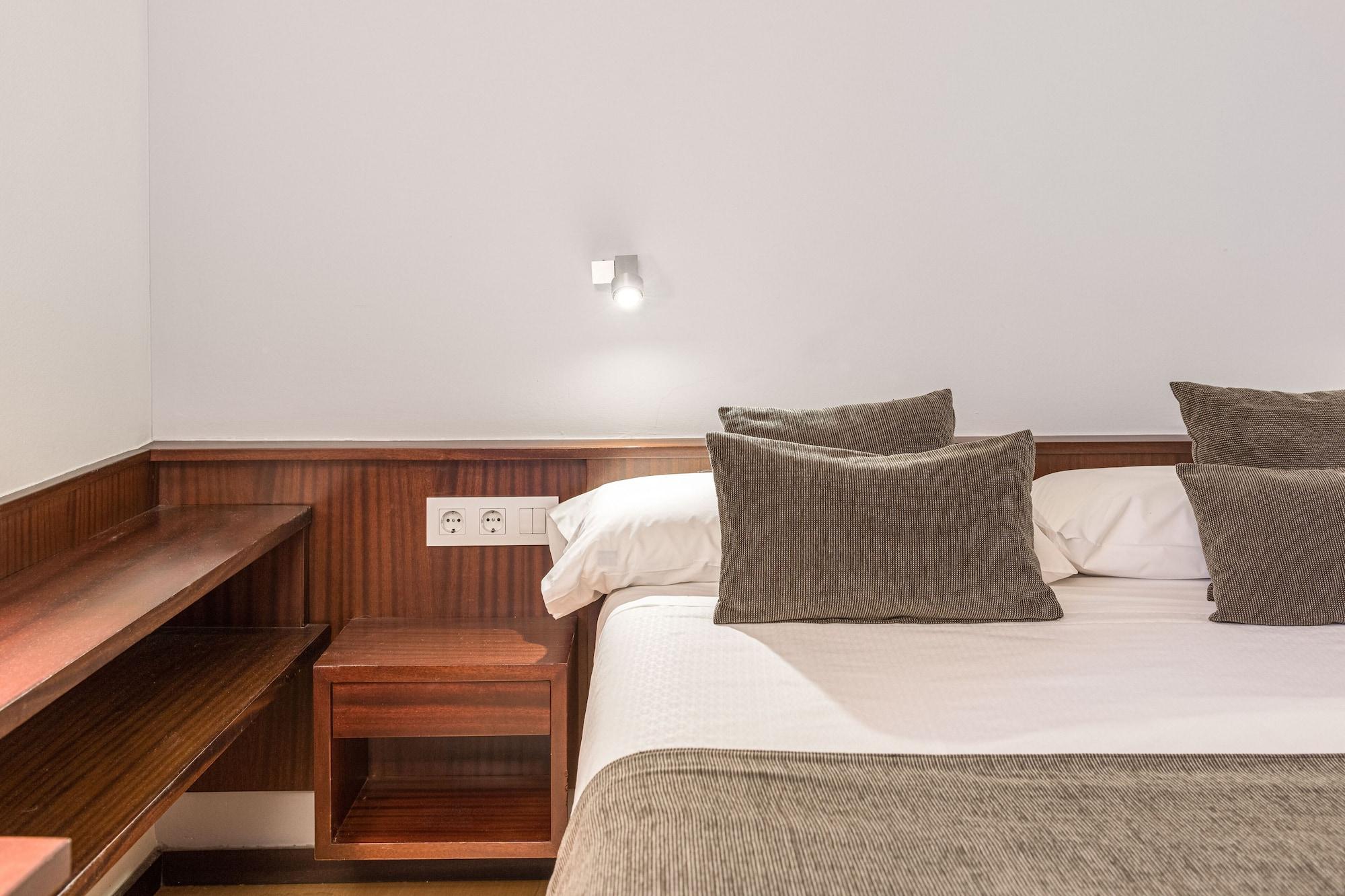 Hotel Emporda Figueres  Exteriér fotografie